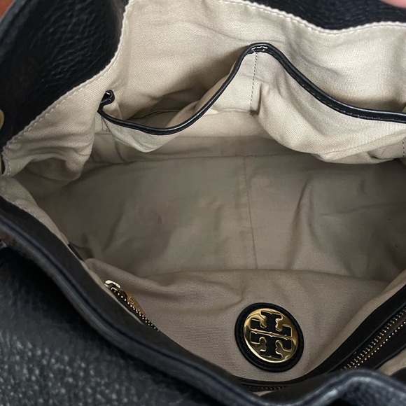 ~ SOLD~ Tory Burch Black Leather Hobo Style Bag ~👜 - Picture 11 of 11